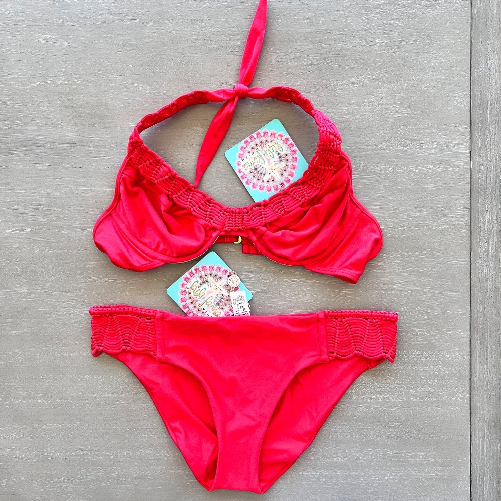 NWT. Luli Fama Pineapple Fields Weave Seamless Bikini. Color Luli Red. Size M